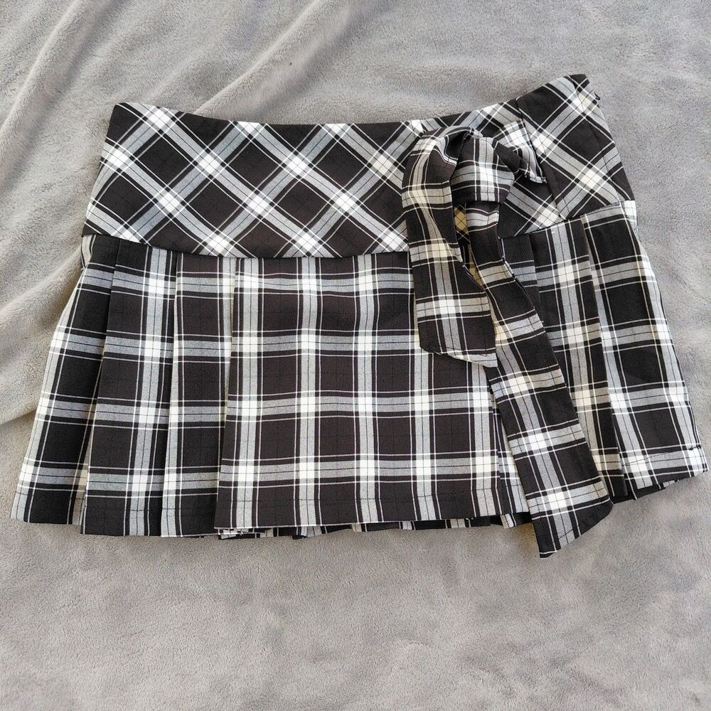 Micro Mini Skirt Womens Size 7 Black White Plaid Tie Front Minimalist Academia